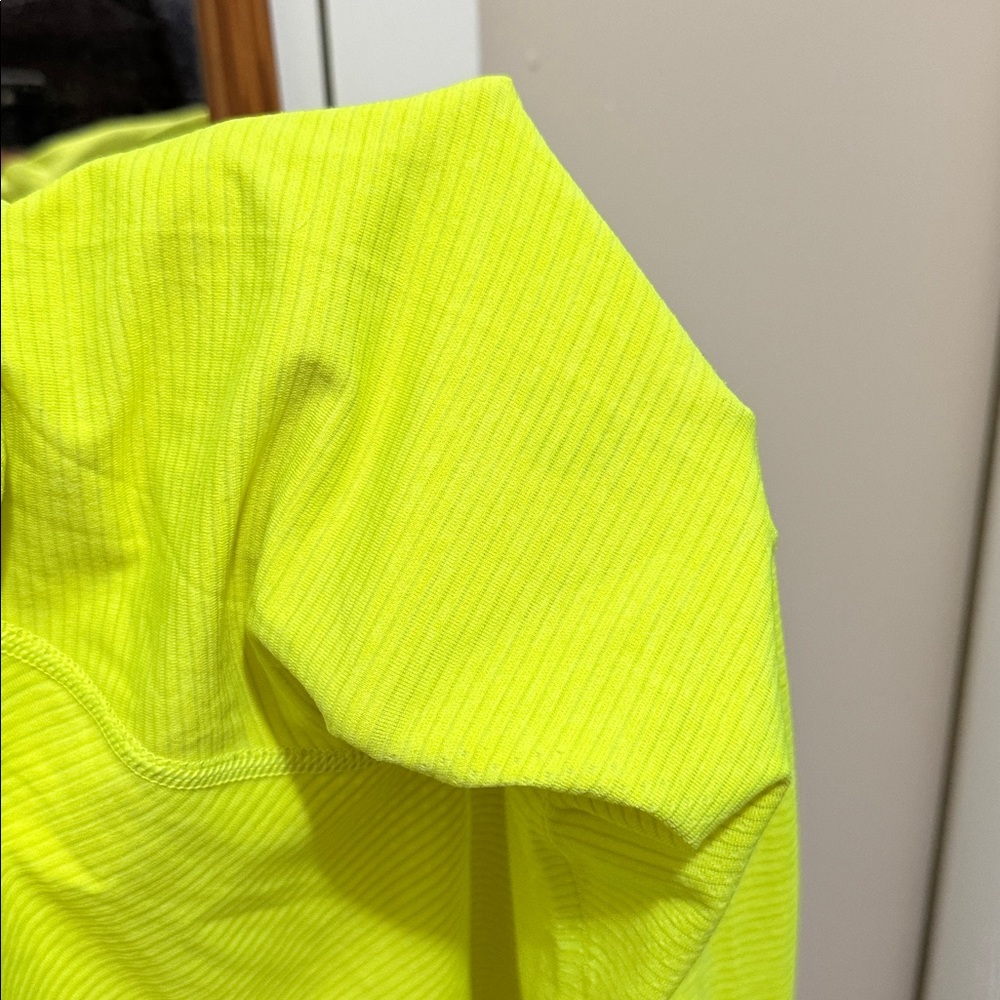 Lululemon Swiftly Tech Long Sleeve Shirt 2.0 CROPPED Highlight Yellow - Picture 9 of 9